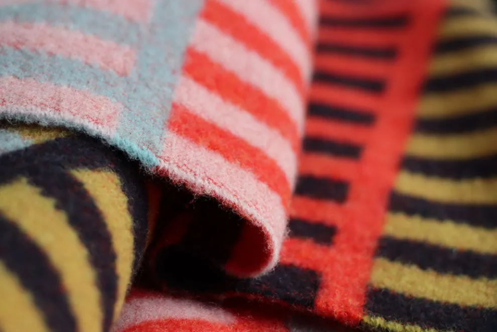 Shiel Lambswool Throw - Red