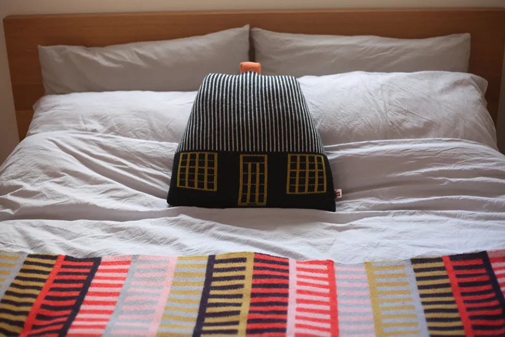 Shiel Lambswool Throw - Red