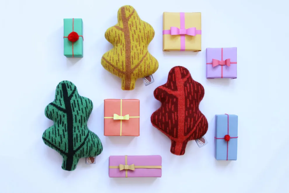 Leaf Mini Shaped Cushion - Mustard