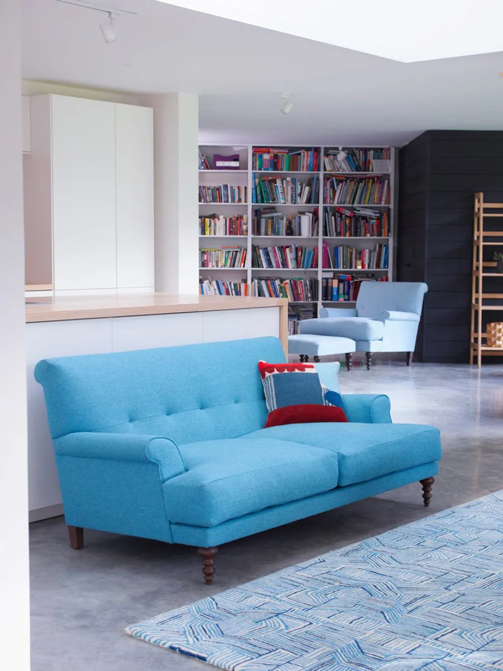 Blue Line Rug - 400 x 300 cm